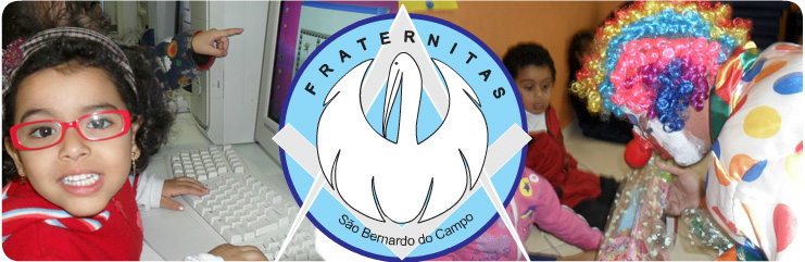Mosaico histórico da Sociedade Fraternitas com crianças e o símbolo da instituição